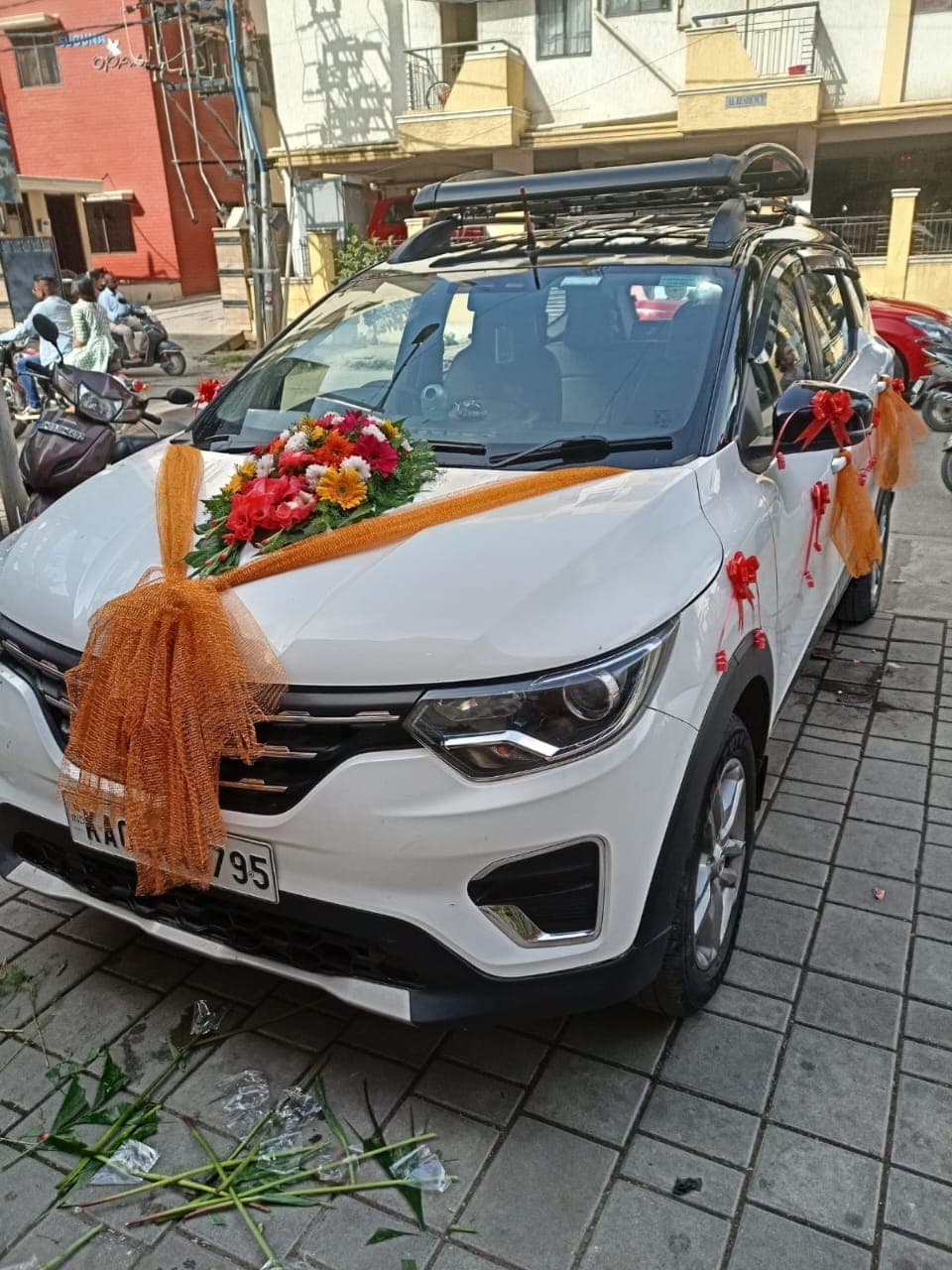 Renault Triber Bridal Sash & Gold Bows