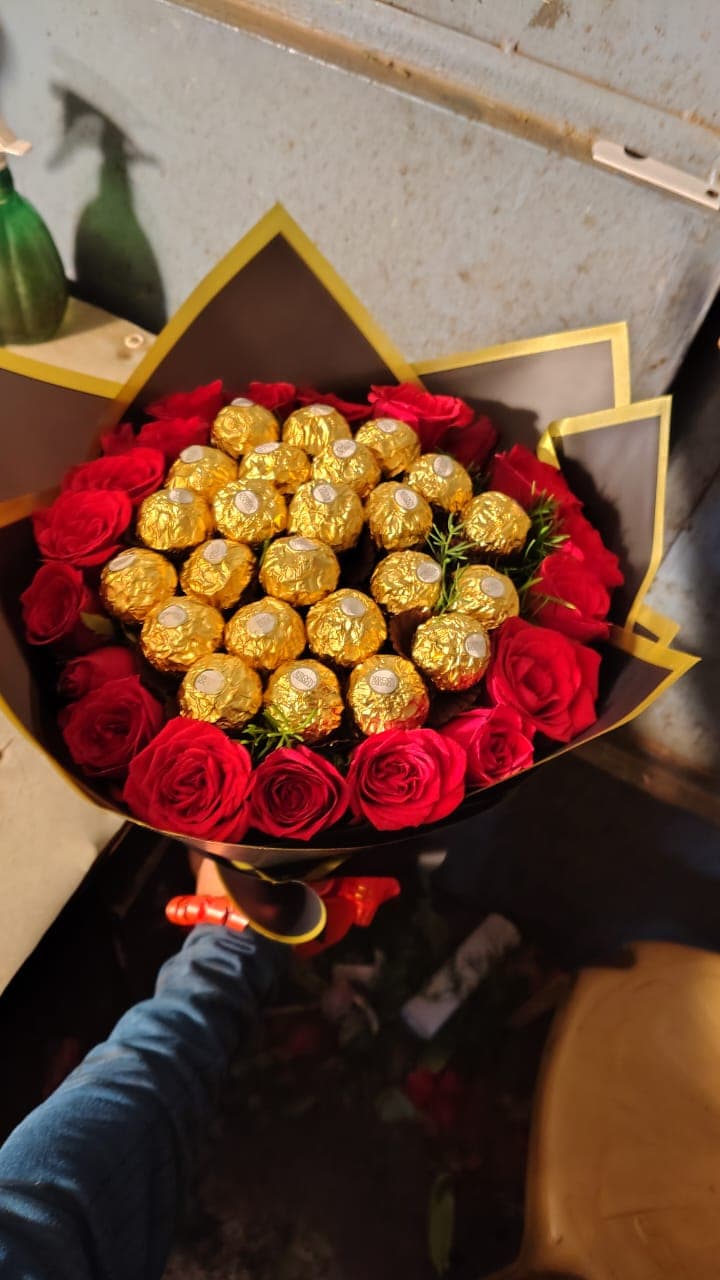 Golden Truffle Posy